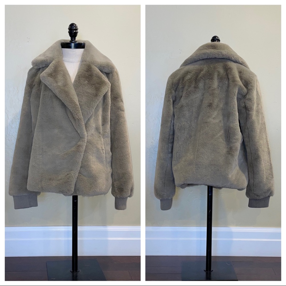 Express Faux Fur Short Coat Jacket Light Sage Size Medium